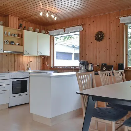 Three-bedroom Holiday In Hvide Sande Semesterbostad Bjerregård