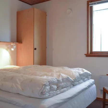 Three-bedroom Holiday In Hvide Sande